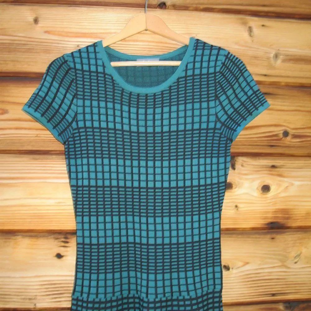 Neiman Marcus Plaid Knit Dress. - Picture 5 of 9
